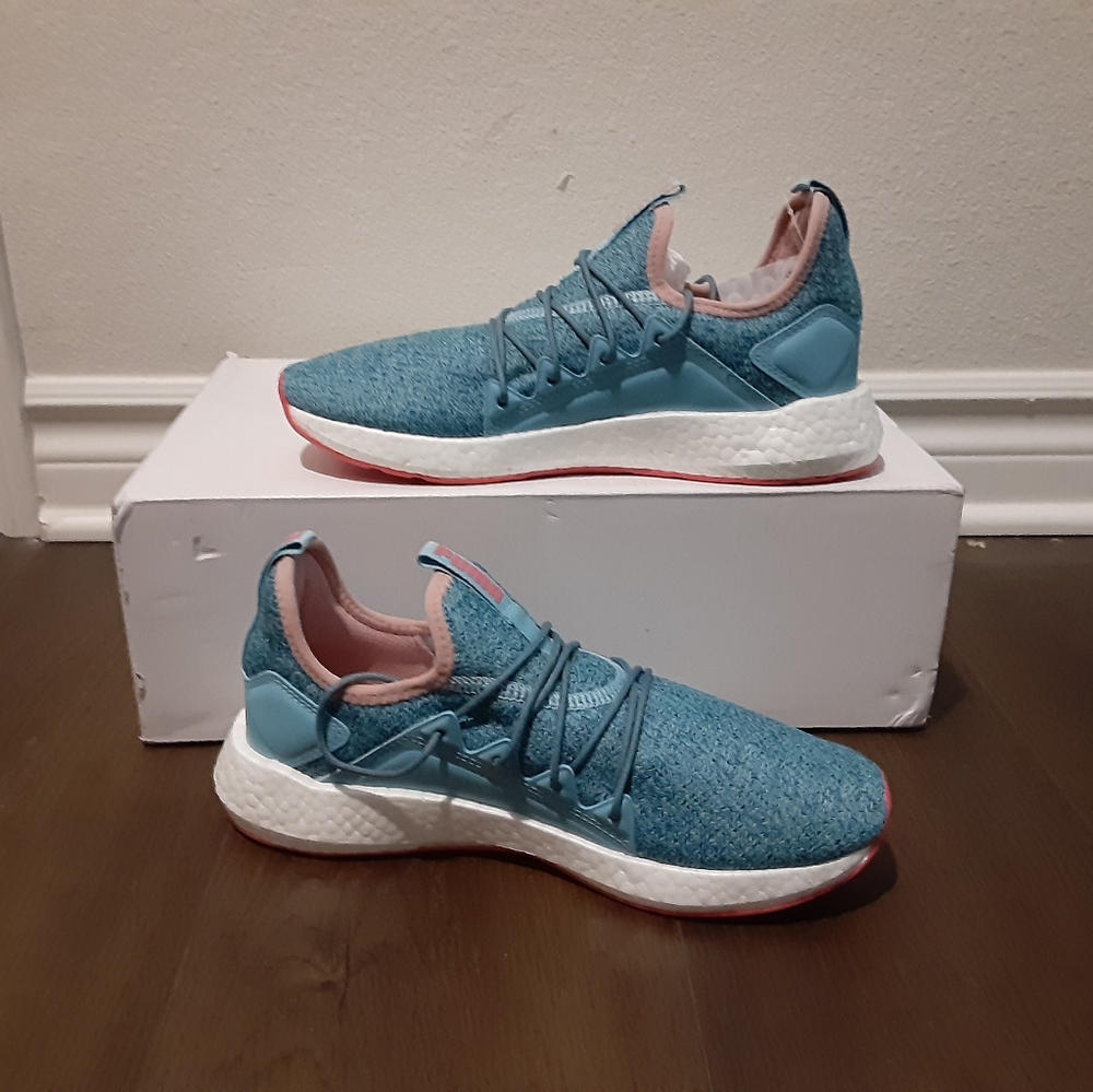 Puma - Picture 2 of 5